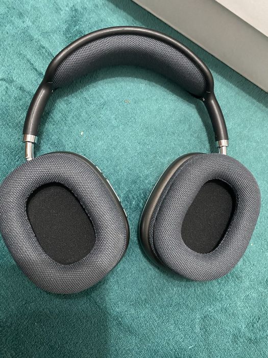 căști over-ear wireless cu tehnologie Bluetooth