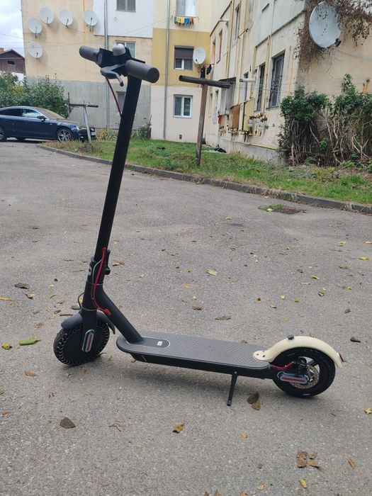 Trotineta Xiaomi arata foarte bine