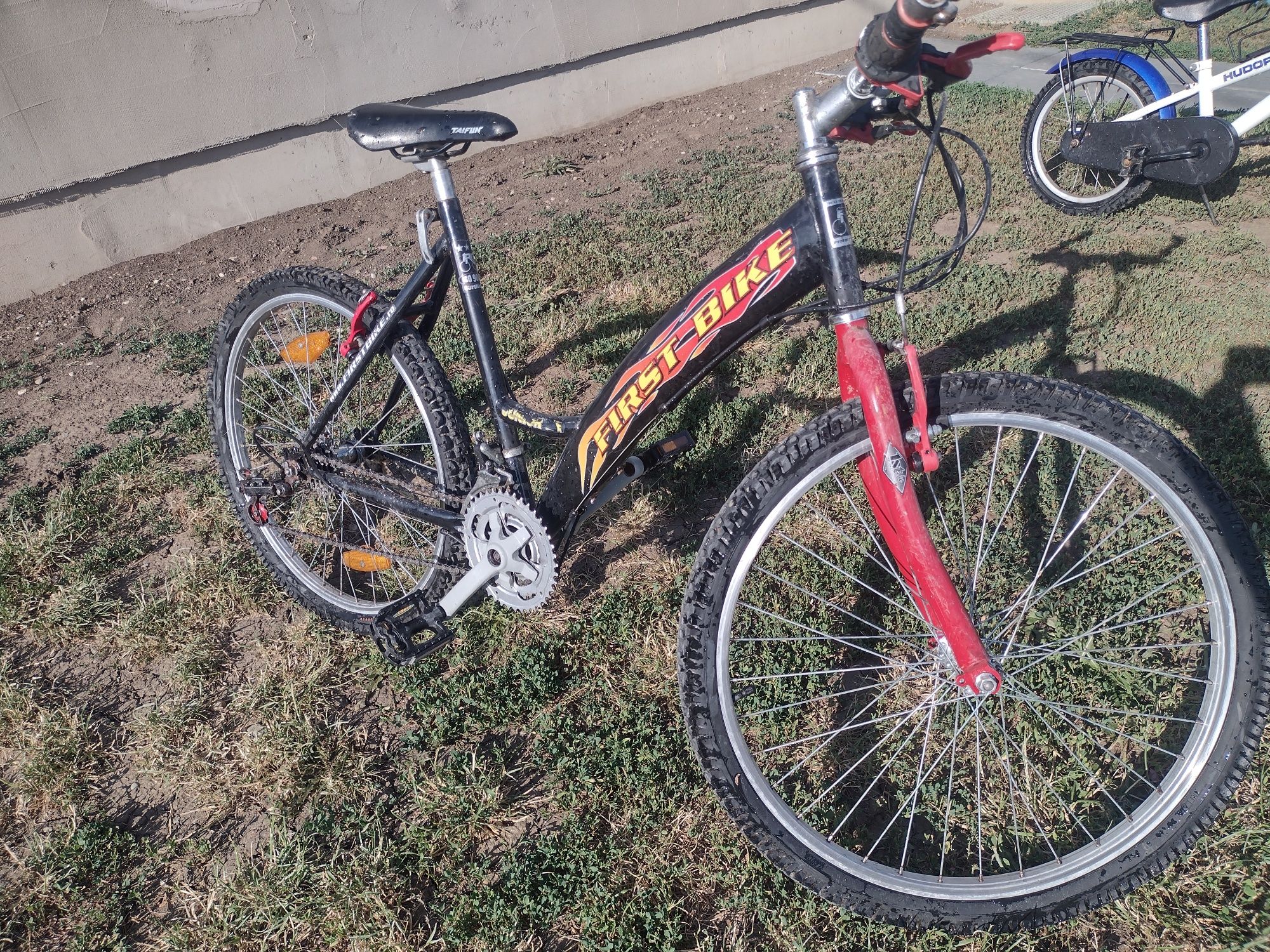 Vând bicicleta mountain bike