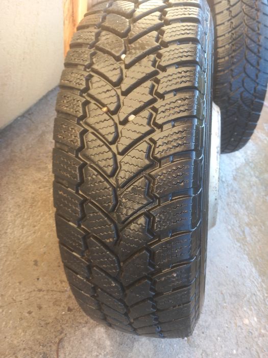 Cauciucuri 225 75/16 petlas