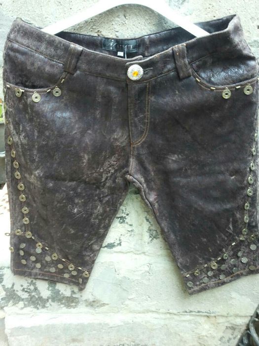 Кожени къси панталони