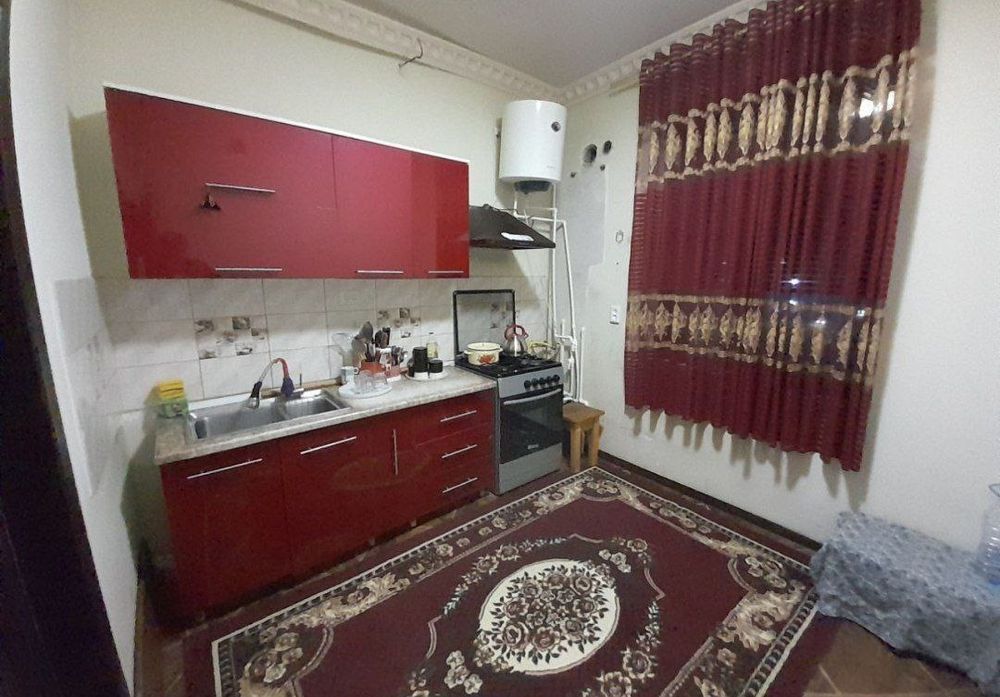 1 xonali kvartira sotiladi