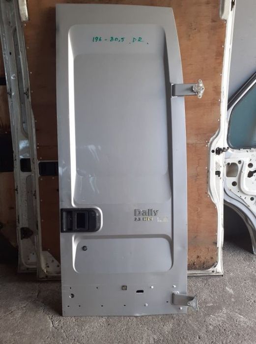 Usa spate model inaltat cu tabla pentru Iveco Daily Euro 4 (2006-2010)
