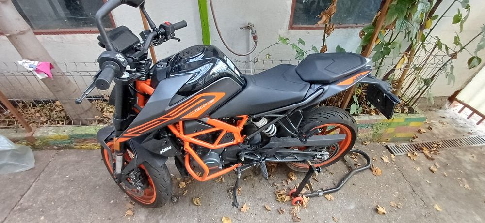 KTM Duke 125 2023 avariat