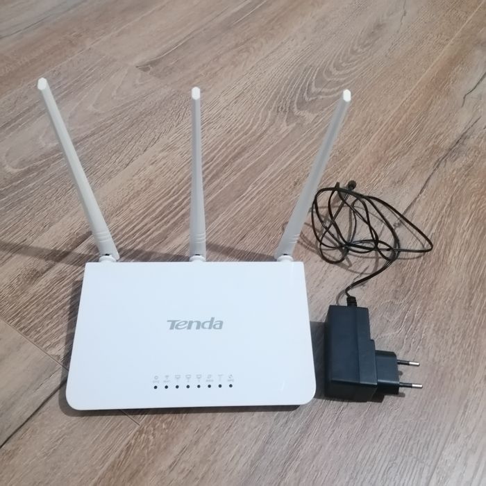 Router Tenda stare bună