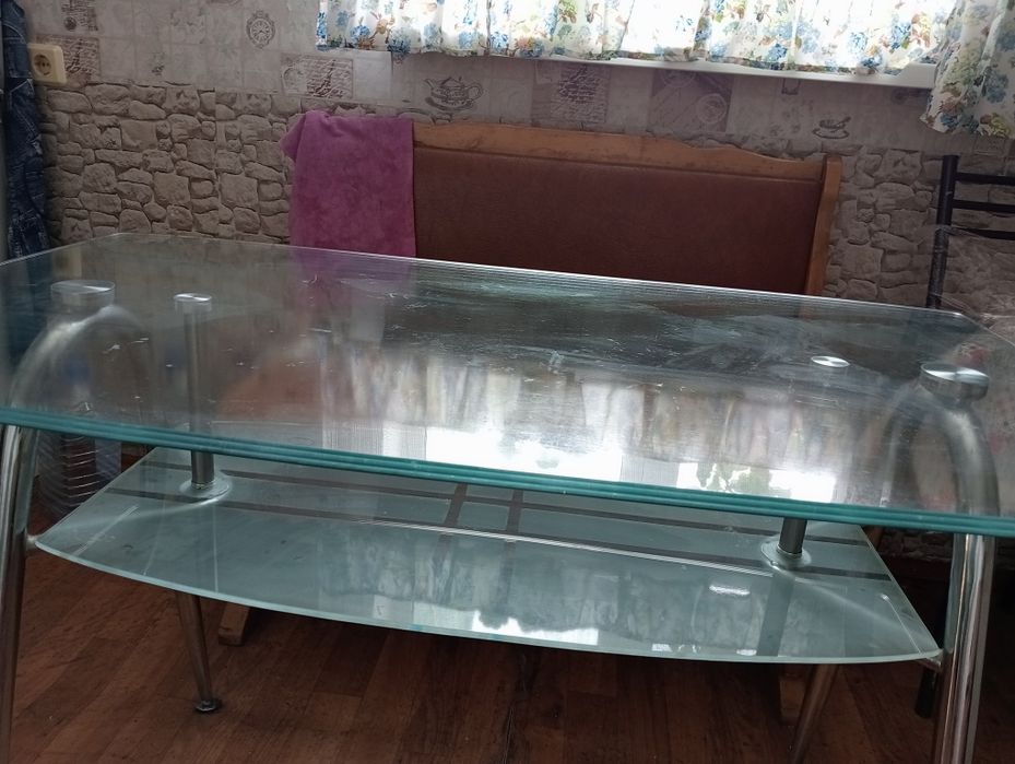 Продам.Кухонный стол