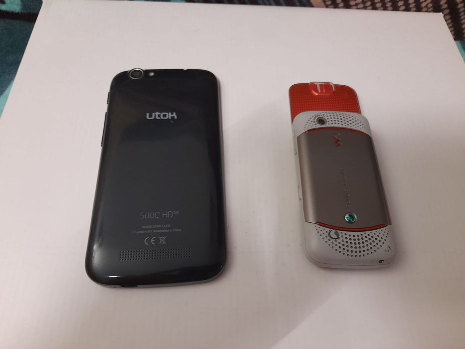 Telefon cu SIM standard Sony Ericsson W395 și Utok 500Q HD