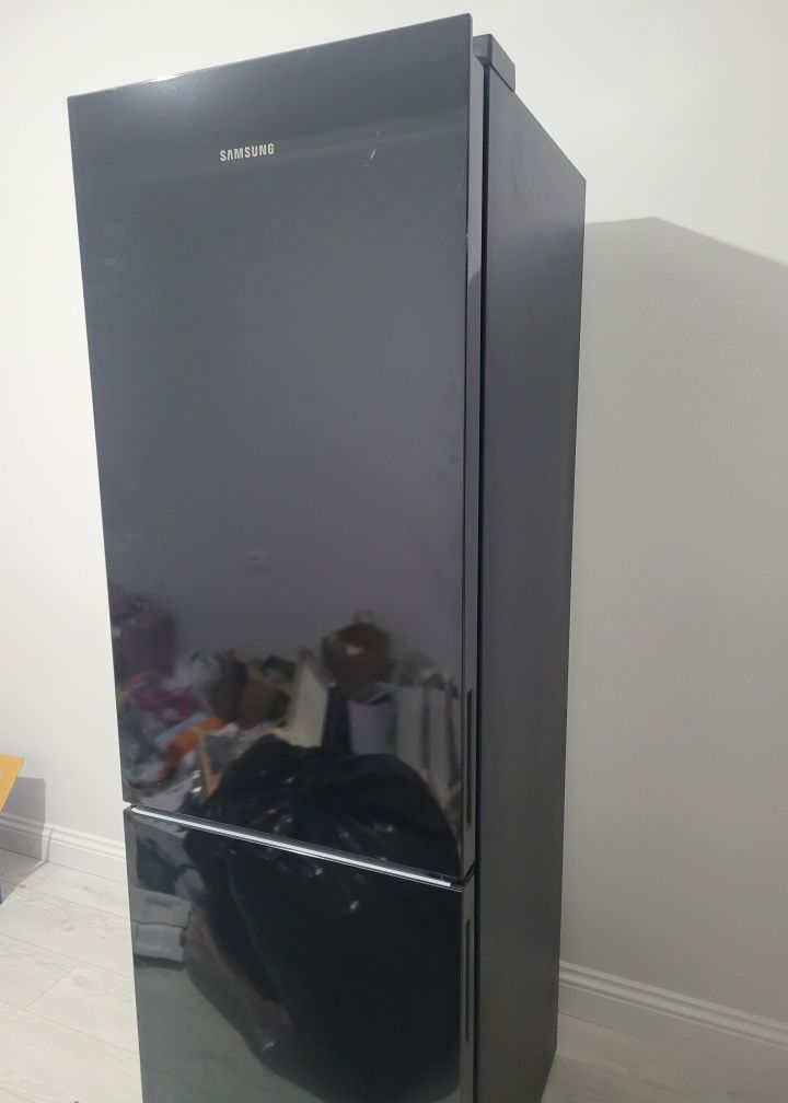 Vand frigider Samsung
