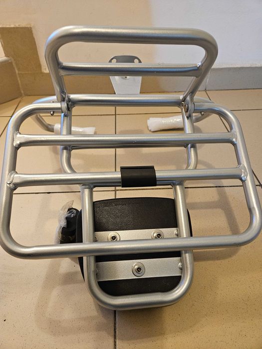 Portbagaj spatar Vespa Sprint Primavera argintiu, motocicletă