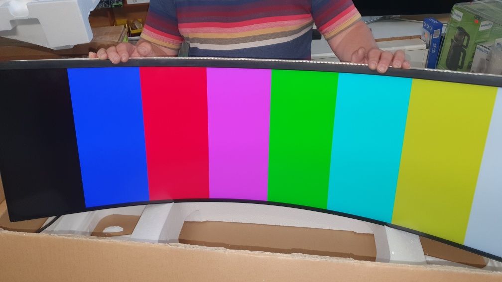 Гейминг монитор SAMSUNG  , 49 инча , 5К ,НОВ, извит R1000