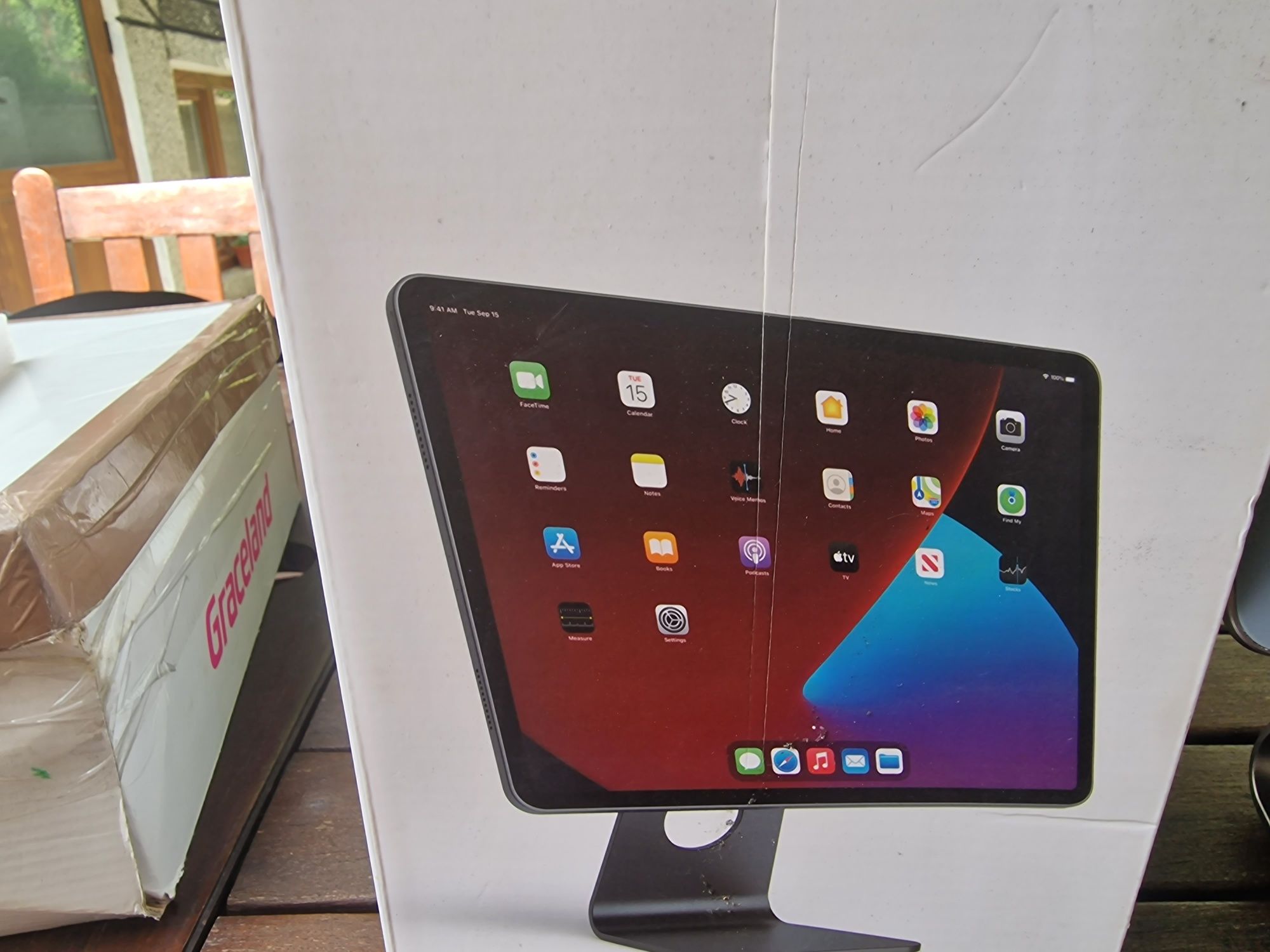 Магнитна въртяща се стойка за ipad