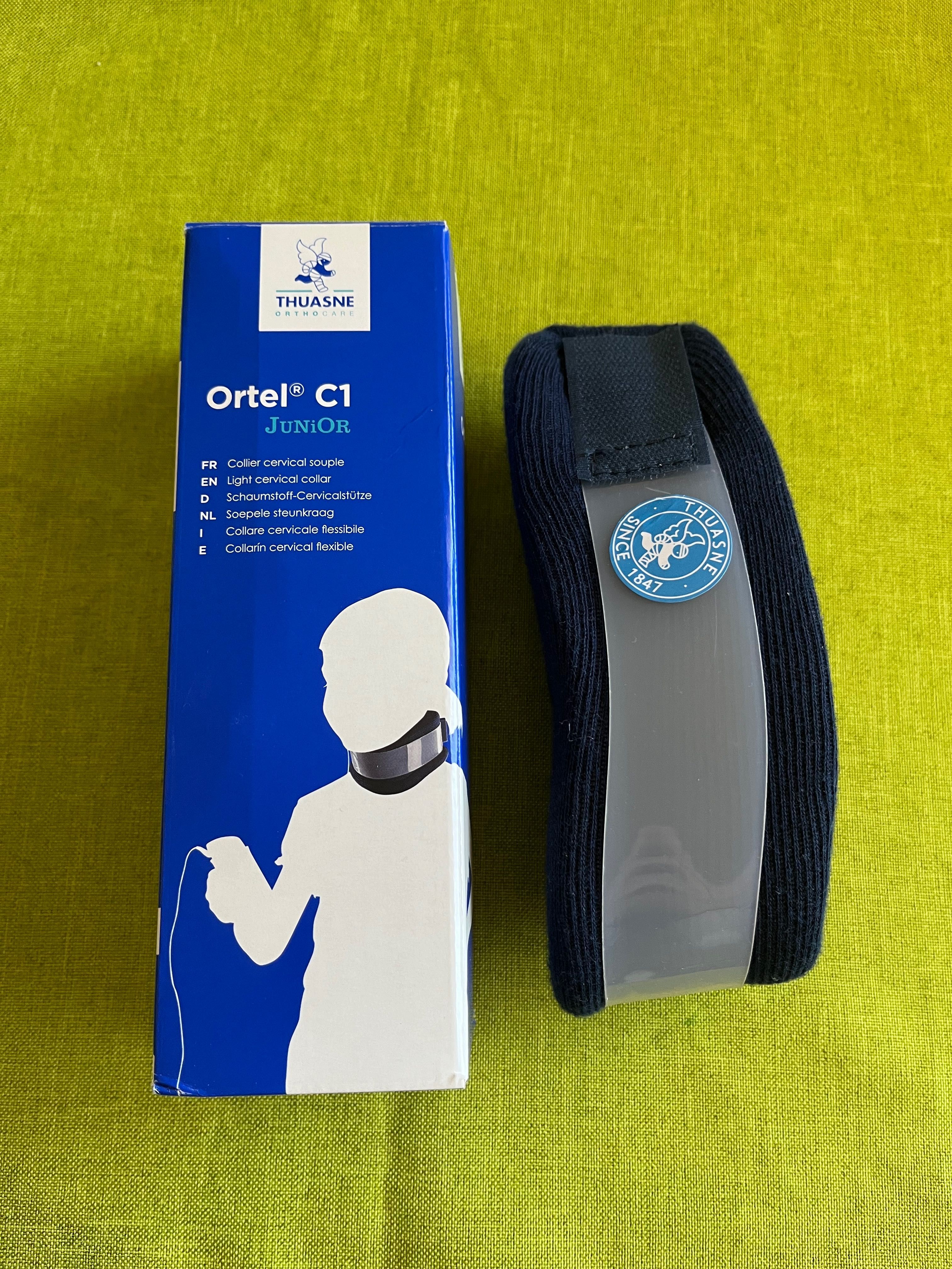 Ortel C1 Junior . Шийна яка