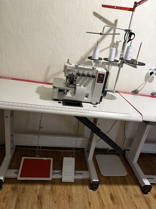 Швейная машинка и оверлок брюс