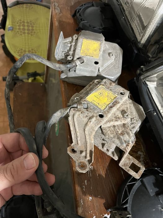 Оригинални фарове Ксенон в202 w202