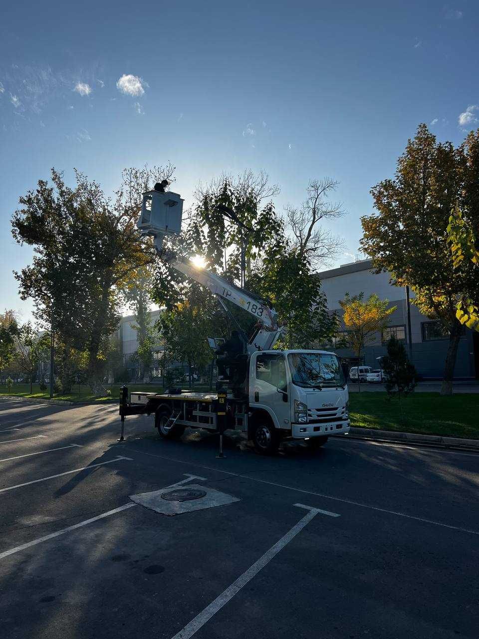 ISUZU NPR75K телескопическая автовышка 18 м