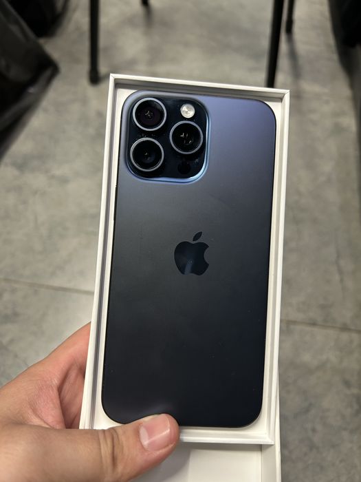 Продам Айфон 15 про макс 256гб