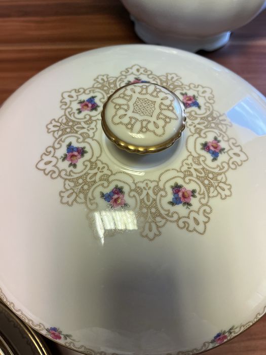 Винтидж порцеланов сервиз за хранене