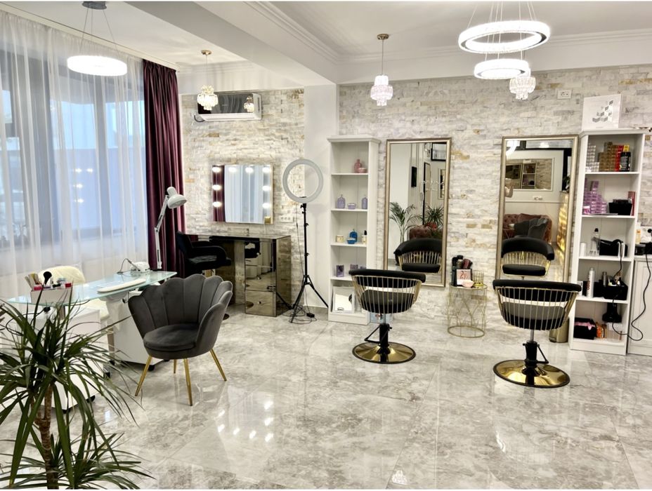 Inchiriez post coafor si manichiura