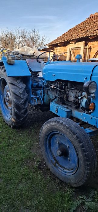 Vând tractor Fordson Major
