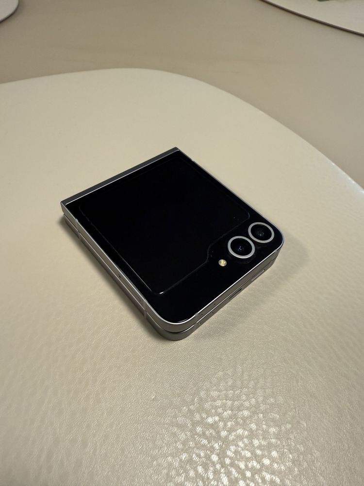 Samsung Galaxy Z Flip 6 256GB Silver Shadow