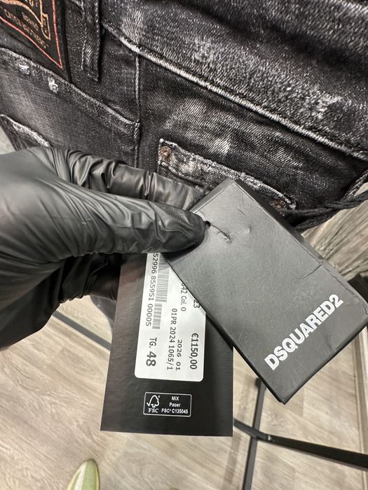 Blugi Dsquared. Marimi: 44/46/48/50/52/54