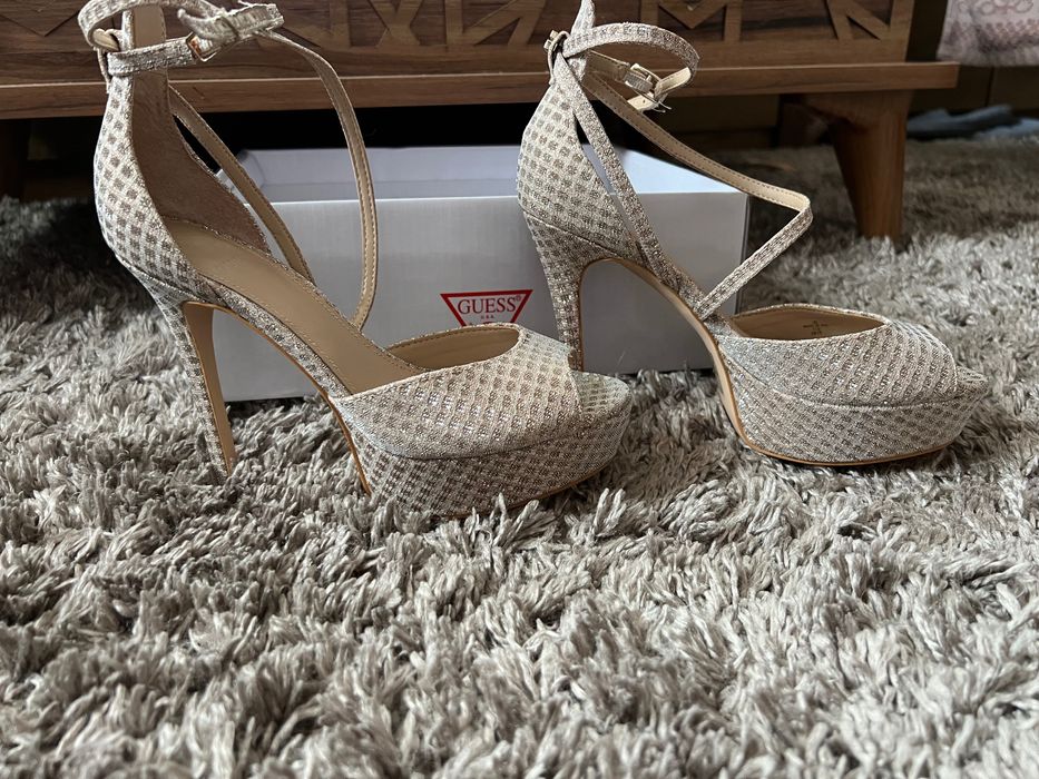Дамски официални обувки Guess