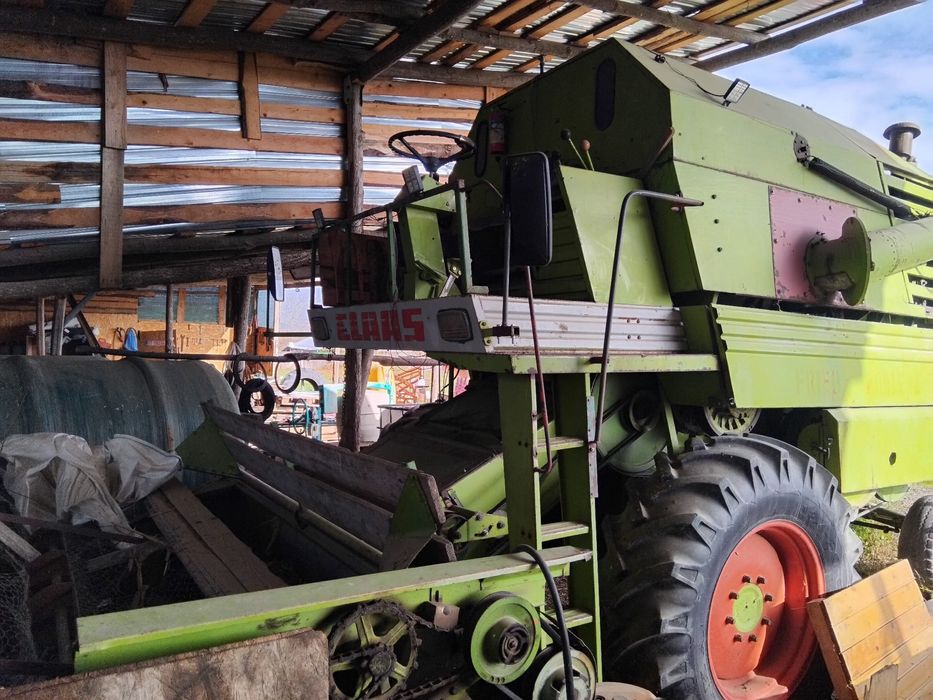 Vând combină Mercator claas