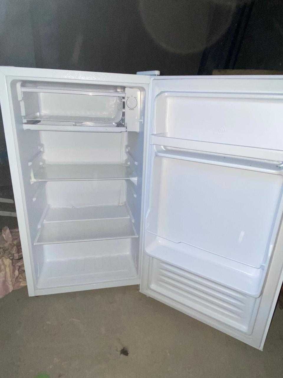 Холодильник с морозилником