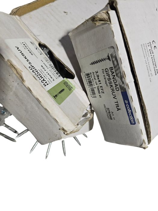 Șuruburi banda pentru lemn