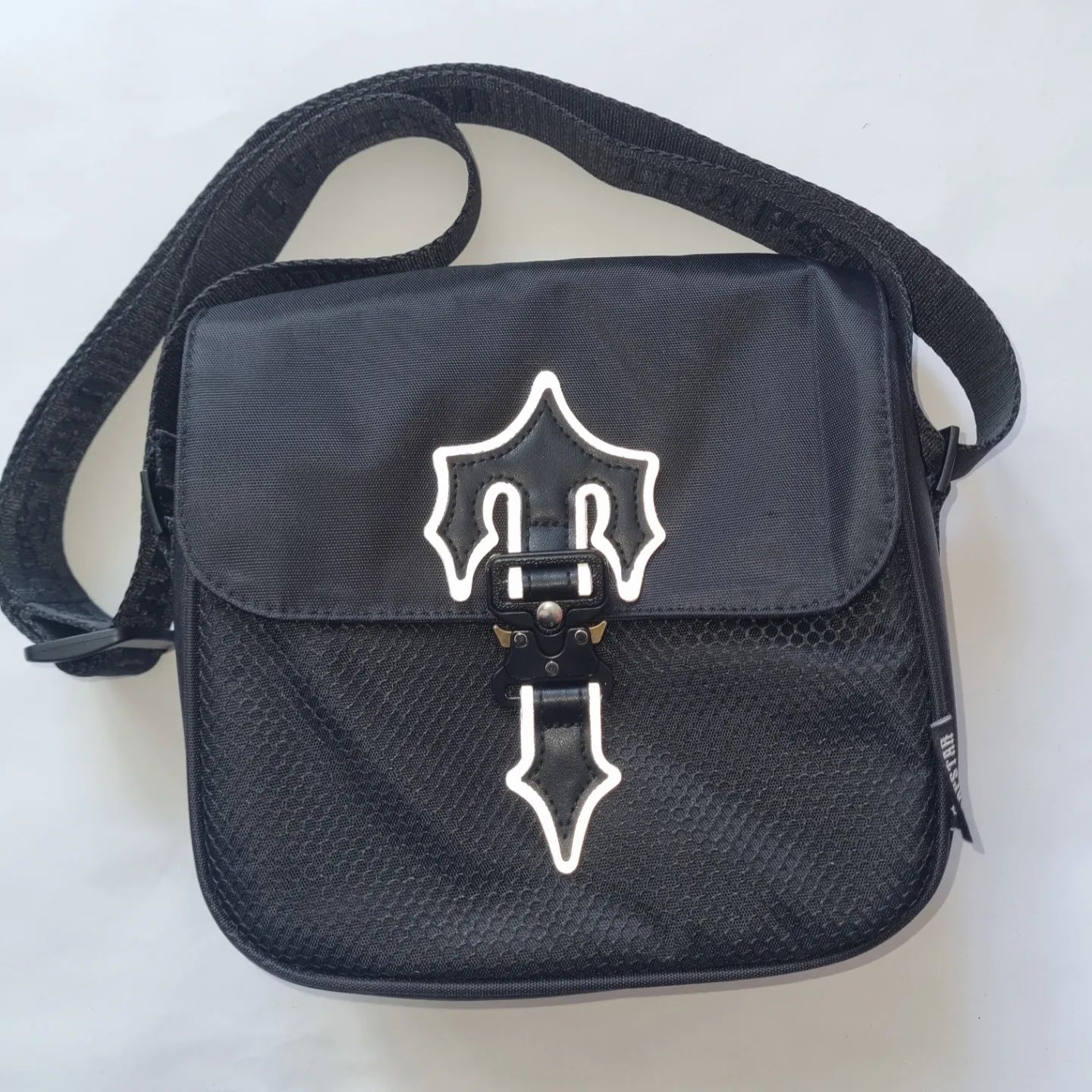 Trapstar Irongate T cross-body Bag 1.0- BLACK