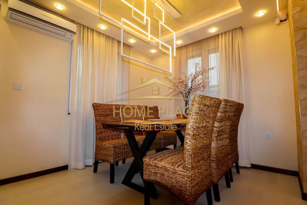 Дава се под наем Тристаен апартамент в Варна, Център - 100 кв.м за 1632 € - Снимка #3