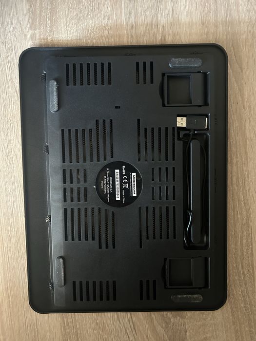 Охлаждаща поставка за лаптоп Modecom с вентилатор