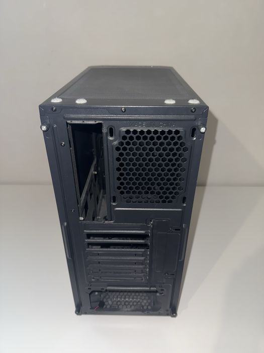Carcasa pc utilizata