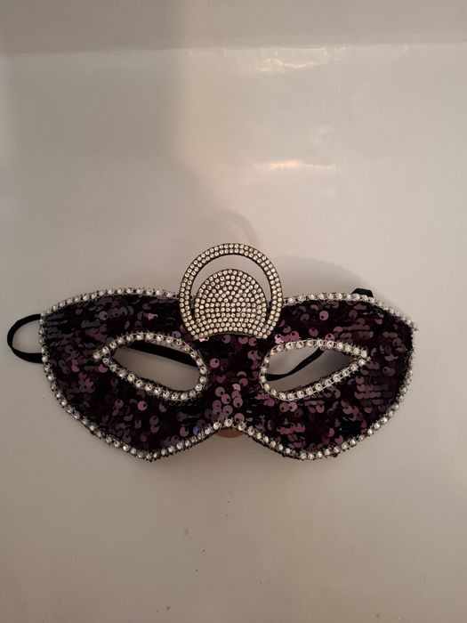 Маска маскарадная