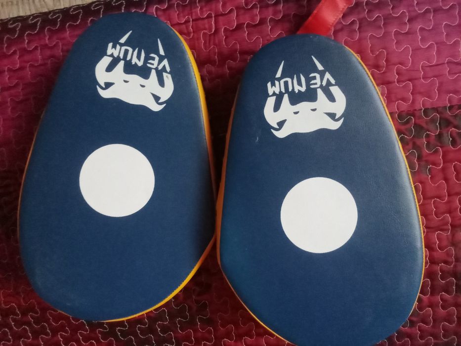 Продаются спортивные лапы