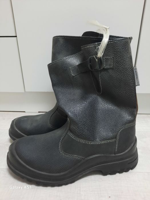 Продам рабочие сапоги  44 размер