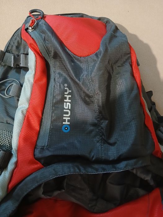 Rucsac Husky 45l cu protectie pt ploaie nou fara eticheta