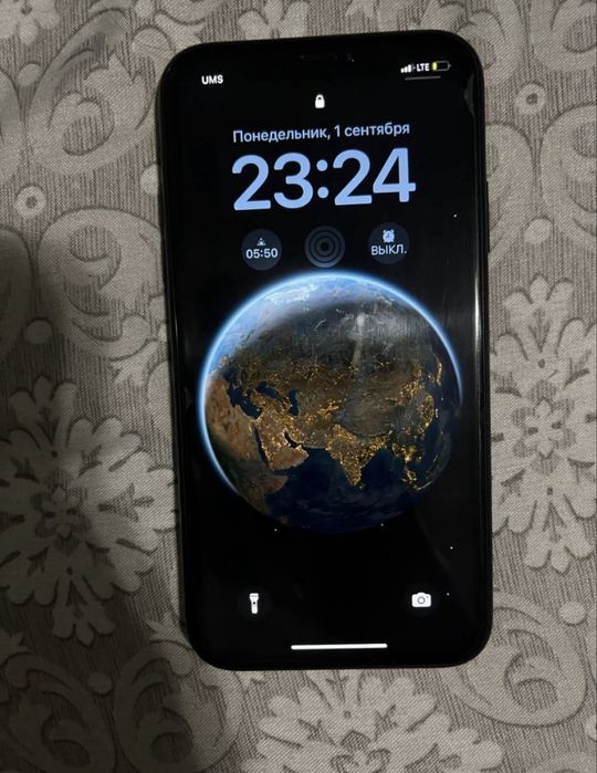 Продам Айфон XR 128gb