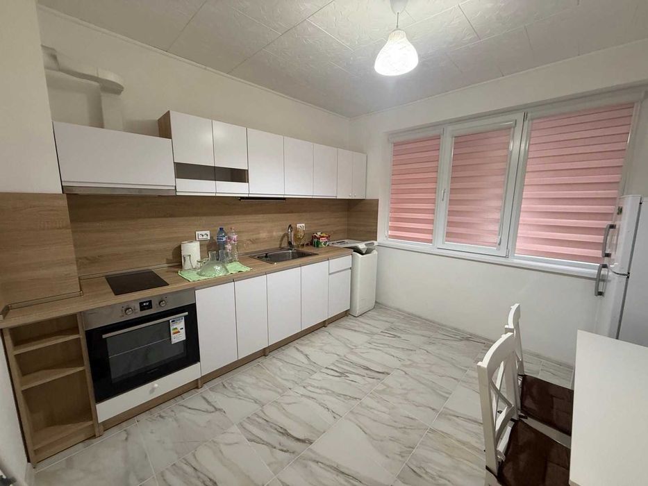 Дава се под наем Двустаен апартамент в Пловдив, Център - 58 кв.м за 490 € - Снимка #1