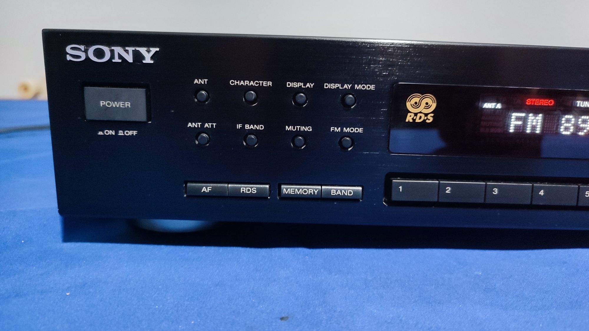 SONY ST-S590ES FM Stereo FM/AM Tuner.