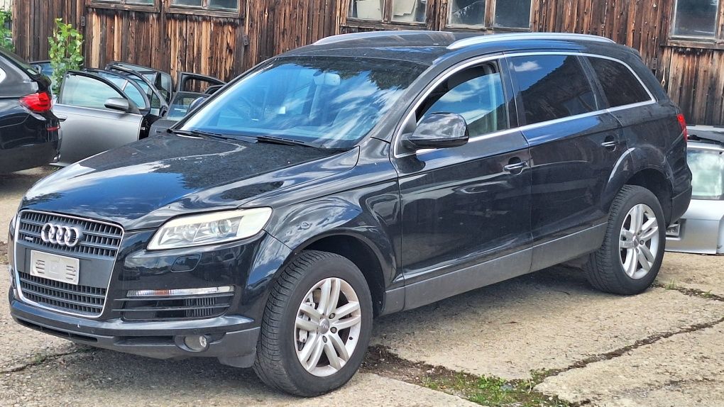 Audi Q7 3.0TDI 233кс на части