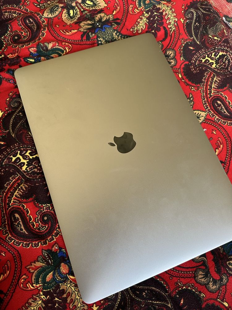 Mac book pro core i7