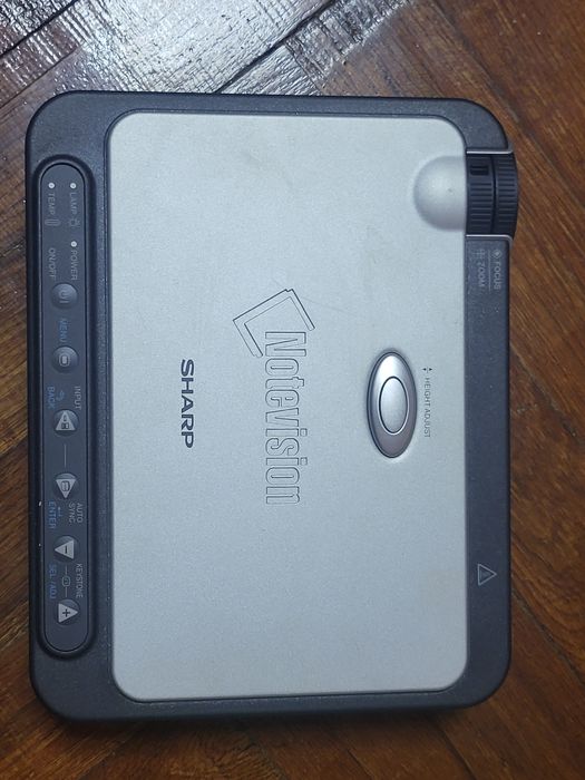 Vând videoproiectoare