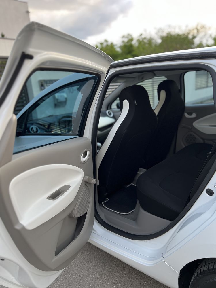 RENAULT.  ZOE  ELECTRIC 2016 KM 83000 stare impecabil