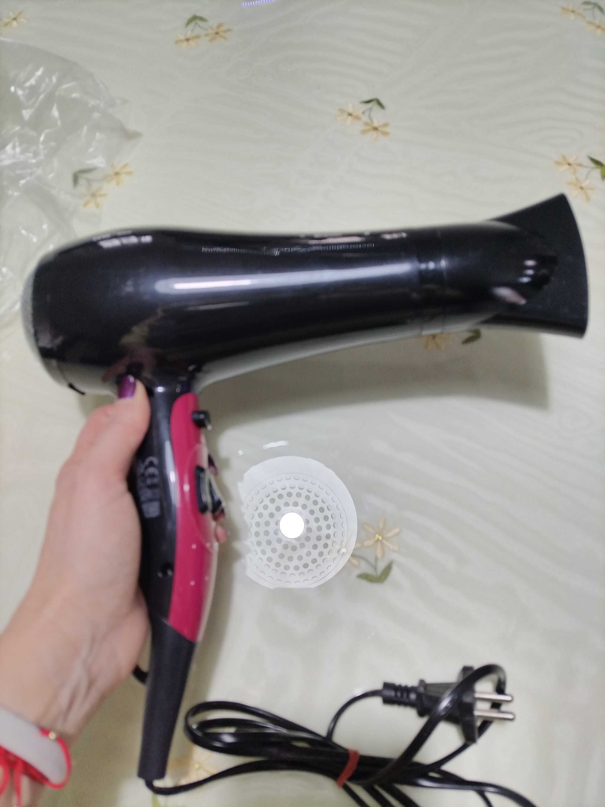 Сешуар 2200W нов