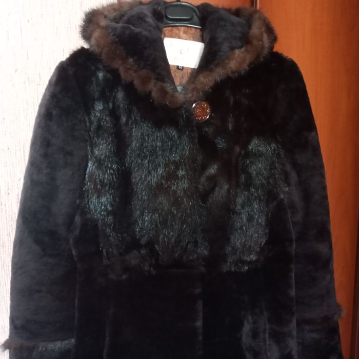 Продам Шубу из натурального меха