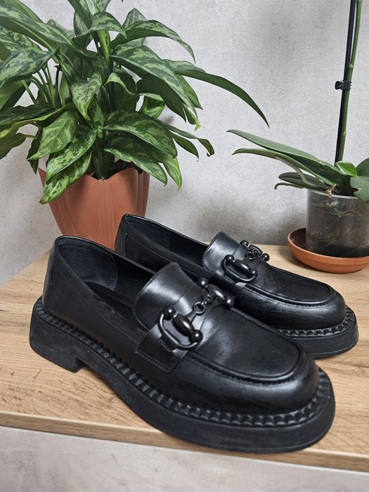 Продам женскую обувь