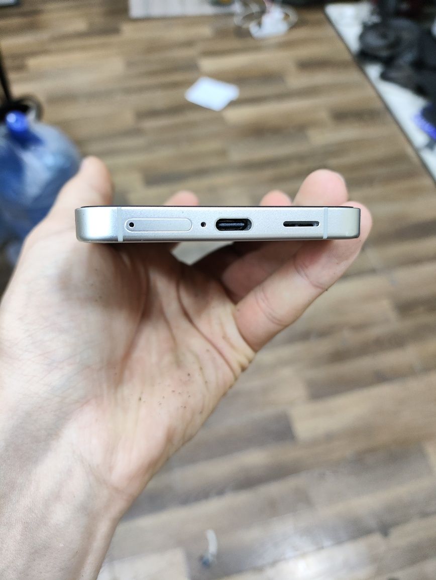 Samsung S24  256Gb Silver Sotlad