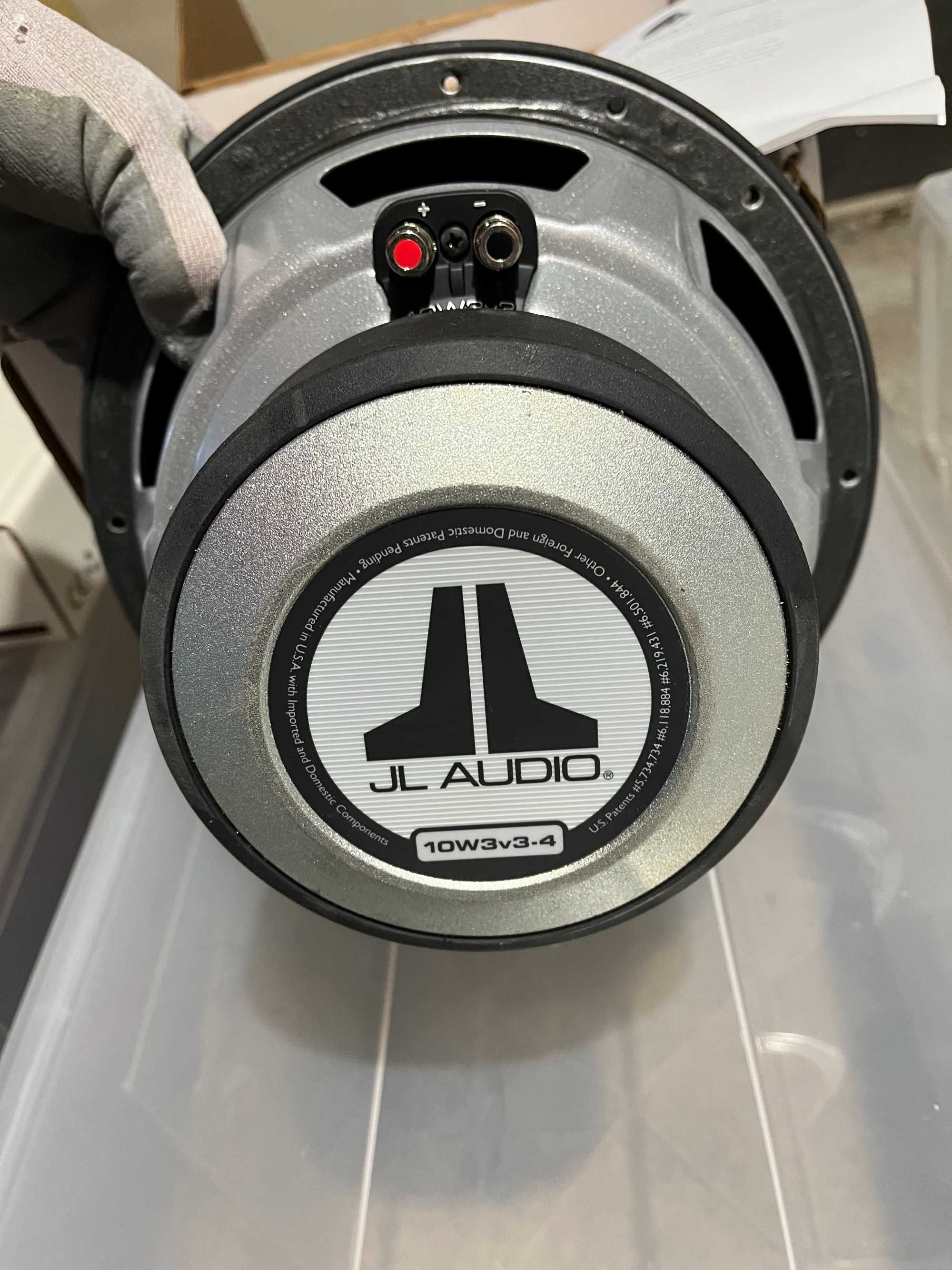 Продавам суб JL Audio 10W3v3-4