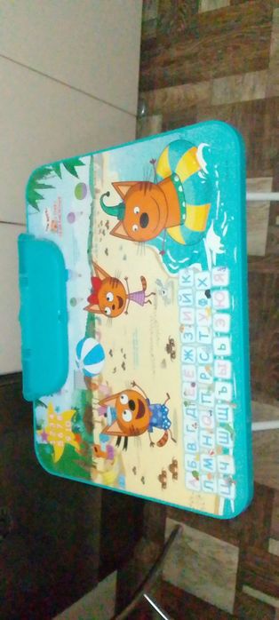 Продам детский столик со стульчиком